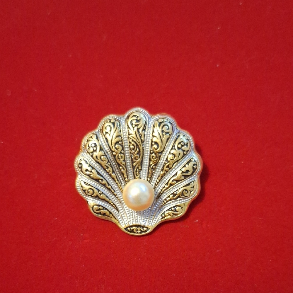 Damascene Gold Shell Brooch with Pearl   MADE IN SPAIN